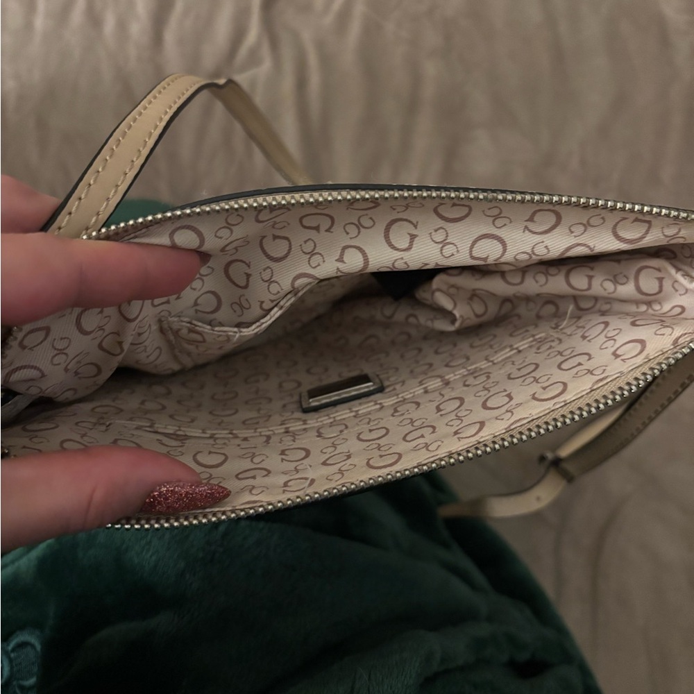 GUESS Logo Patterned Cream Crossbody Bag - Picture 7 of 14